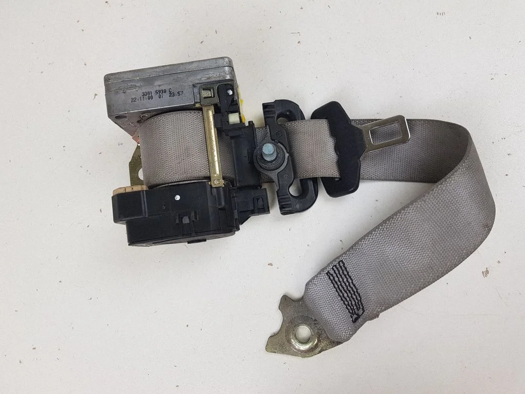 Rear seatbelt 2208603285