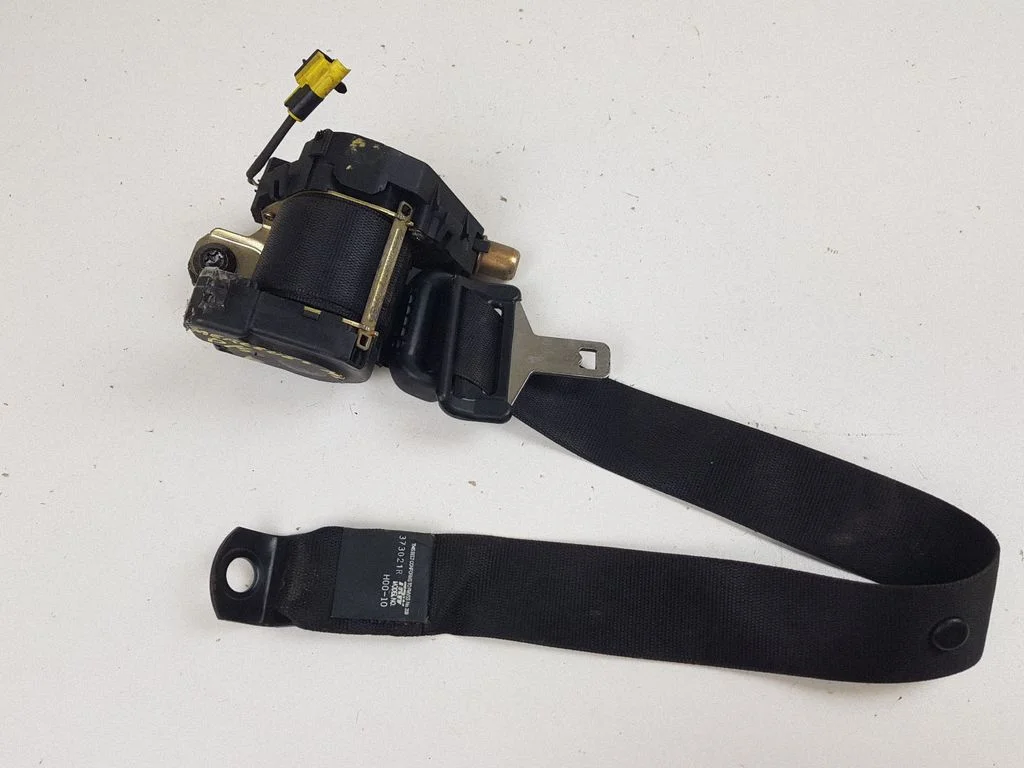 Rear seatbelt A1638601985