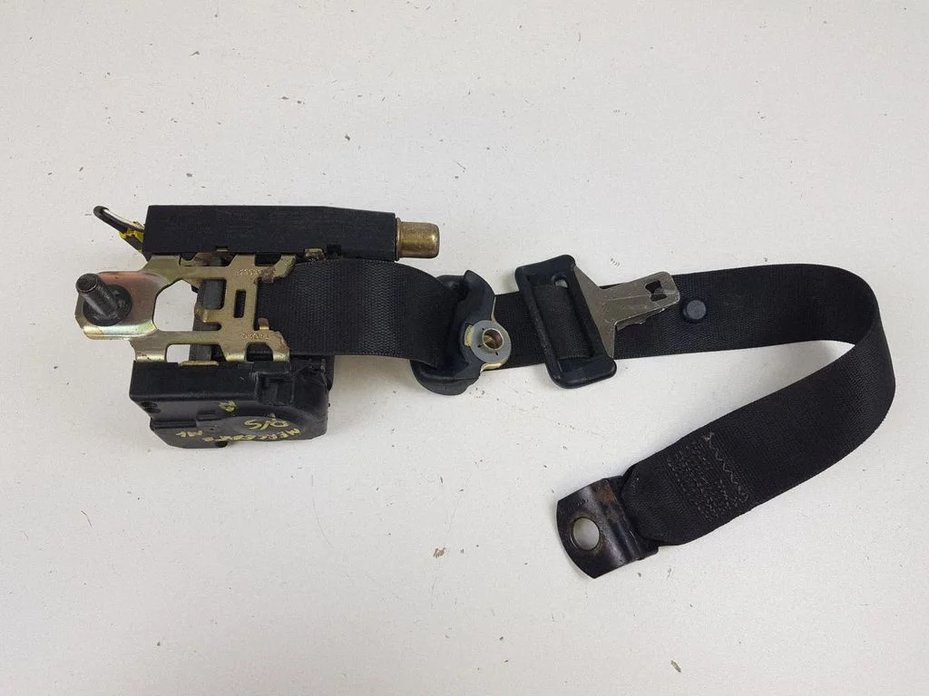 Rear seatbelt A1638602085