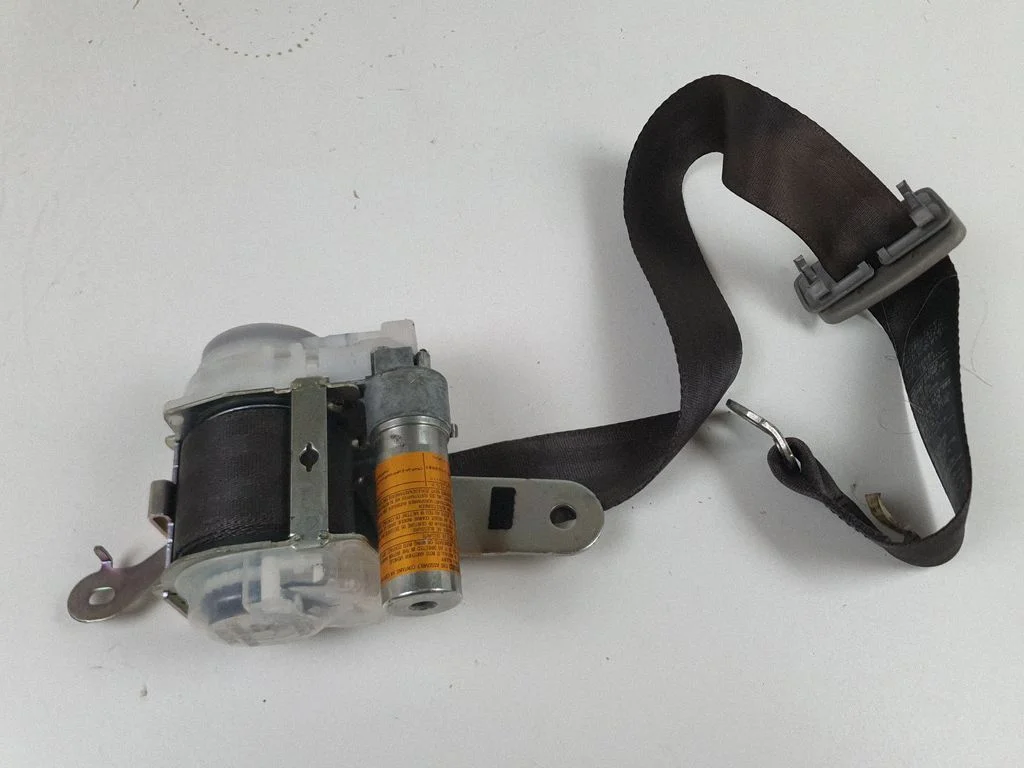 Rear seatbelt 7M4600P