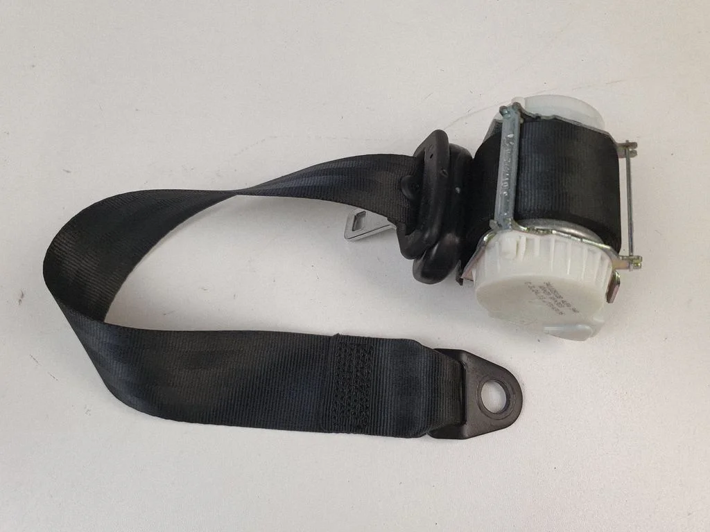 Rear seatbelt 01561013970