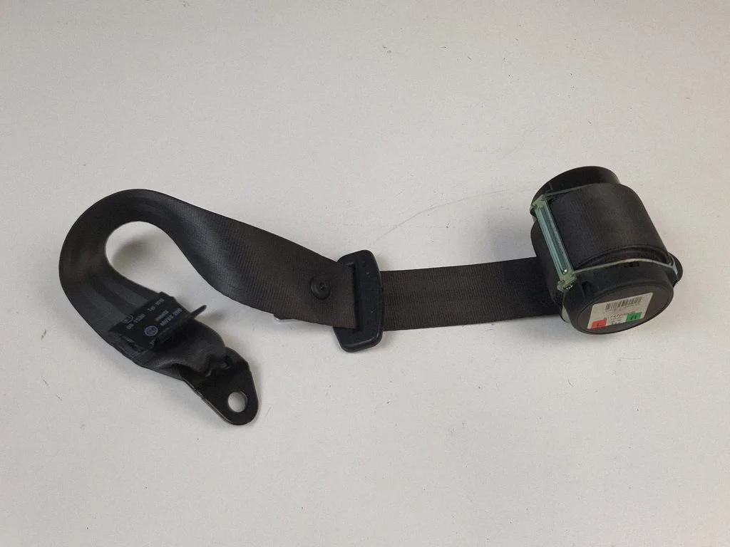 Rear seatbelt 617472300B