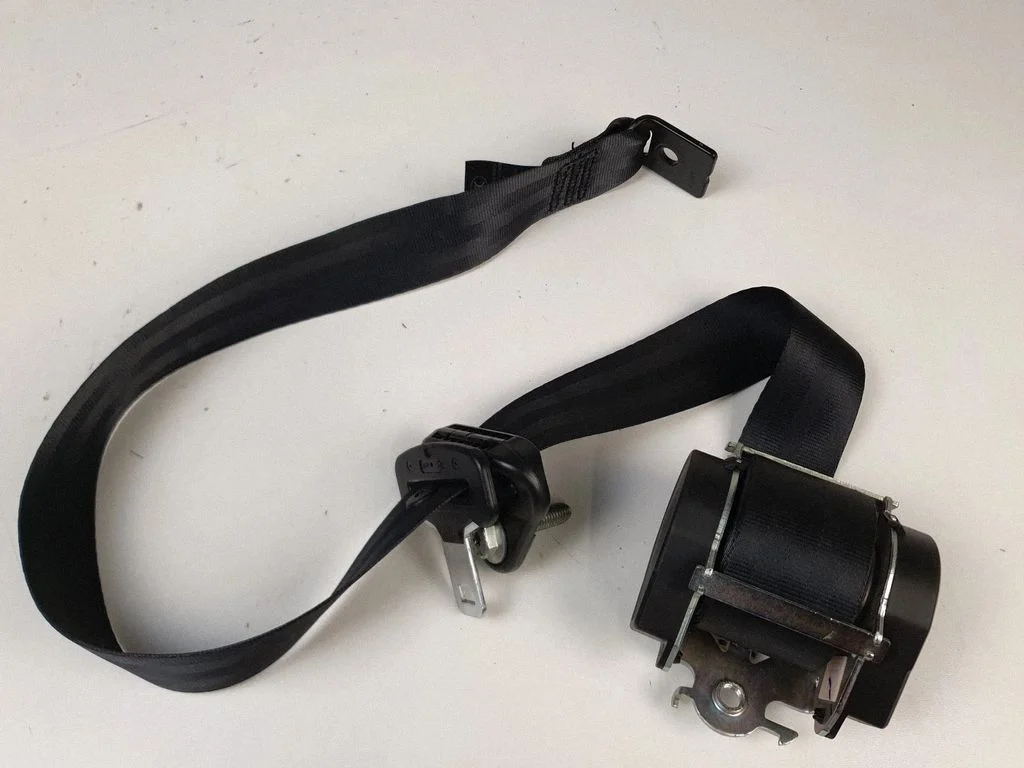 Rear seatbelt 888410017R