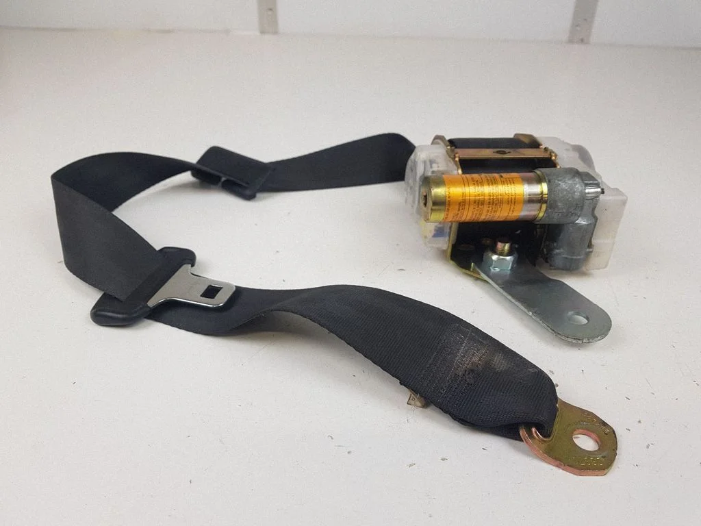 Rear seatbelt 7M3600P