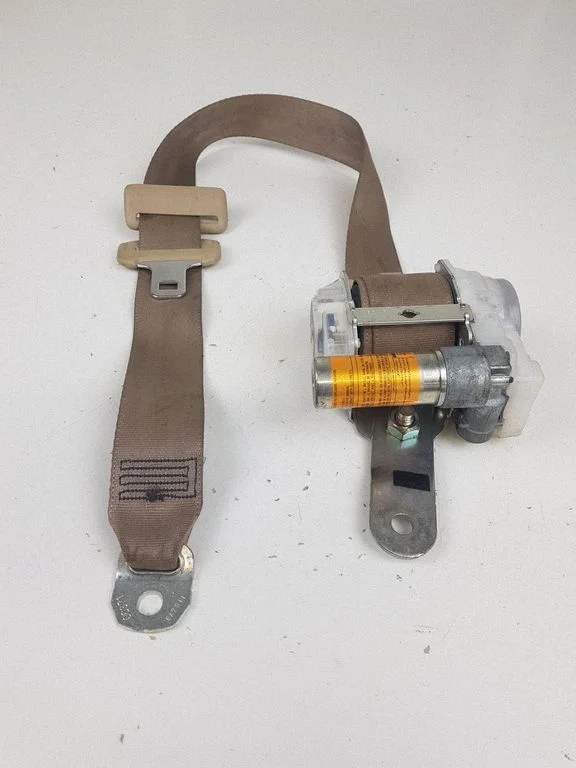 Rear seatbelt 7M4600P