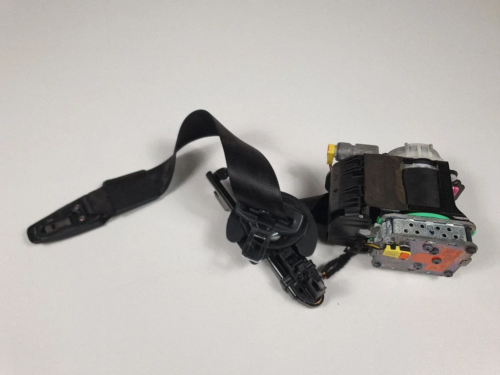 Front seatbelt 4G8857706D