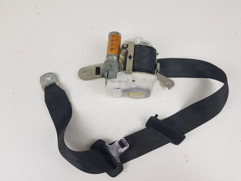 Rear seatbelt 7M3600P
