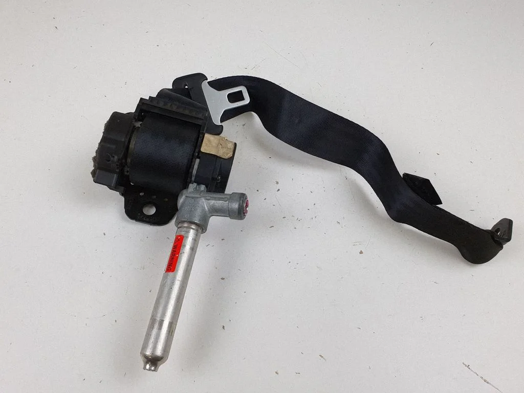 Rear seatbelt 6029325L0H