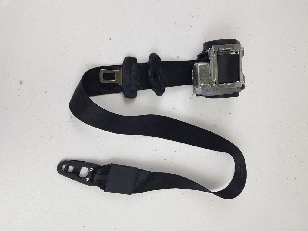 Front seatbelt 4F0857705A