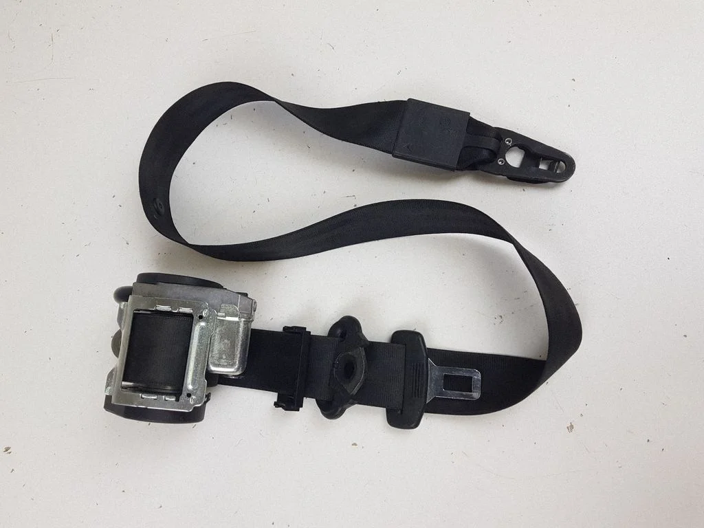Front seatbelt 4F0857705A