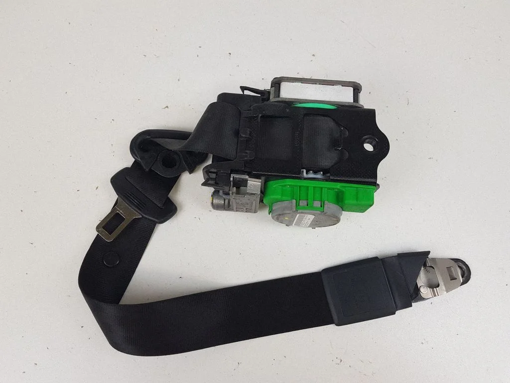 Front seatbelt – Audi A4 Allroad B8 (2008-2016)