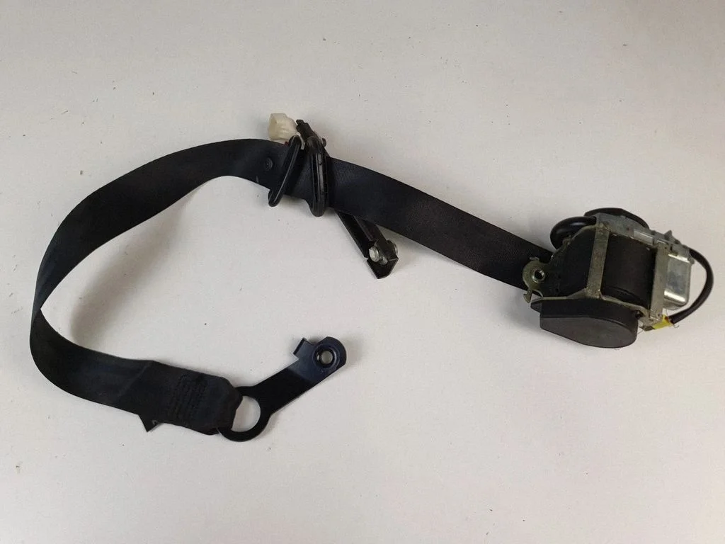 Front seatbelt 86885JD000