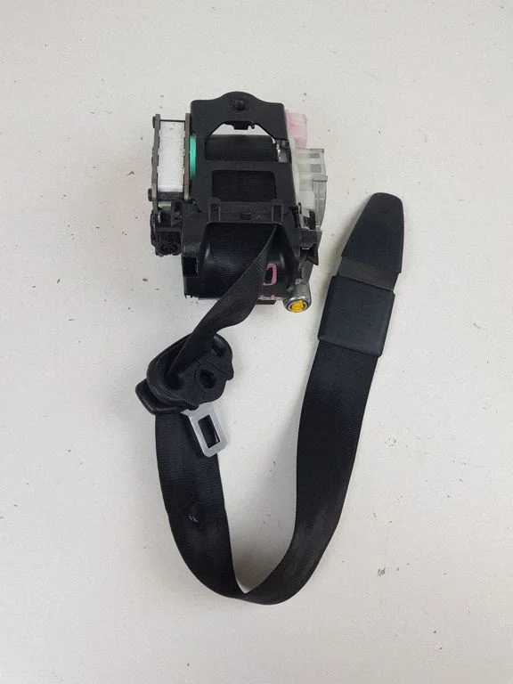 Front seatbelt – Audi A4 Allroad B8 (2008-2016)
