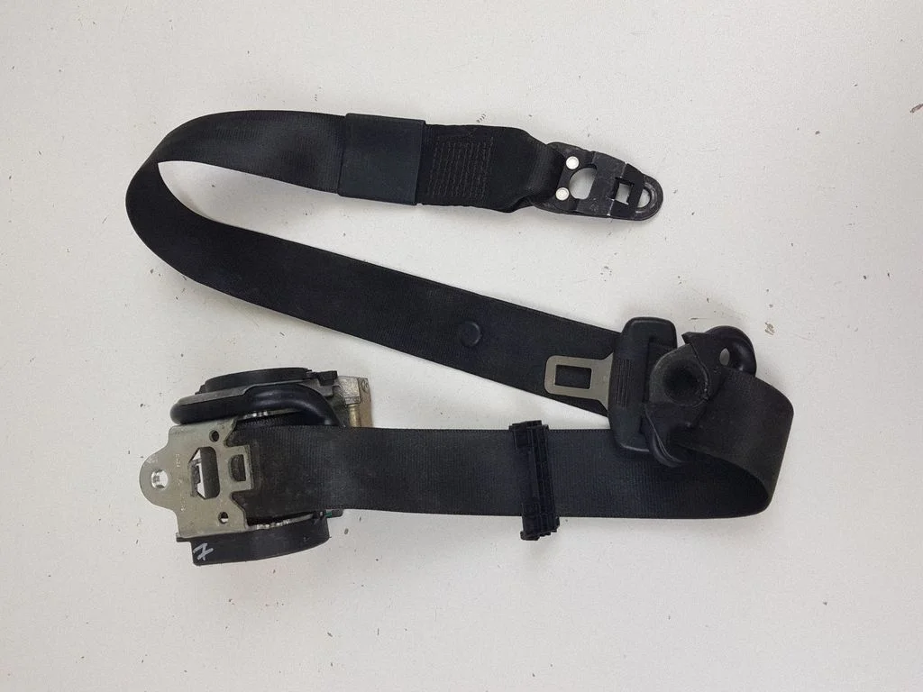 Front seatbelt 560788601