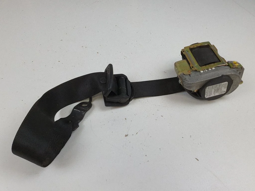 Front seatbelt 561014601
