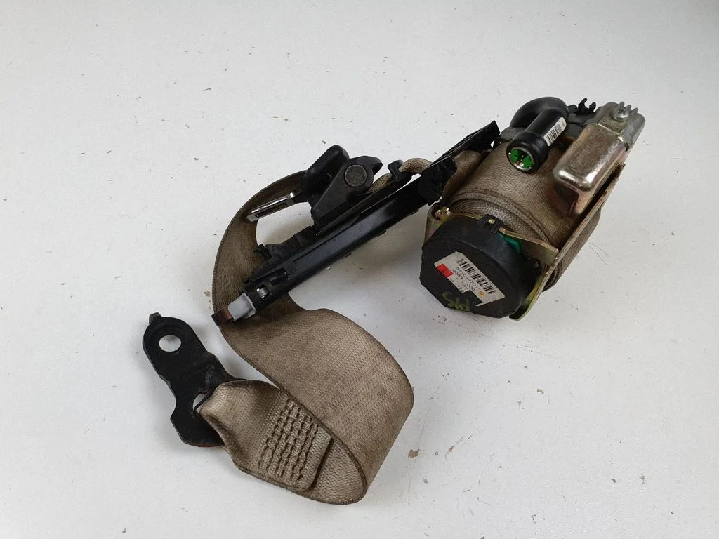 Front seatbelt A211860088