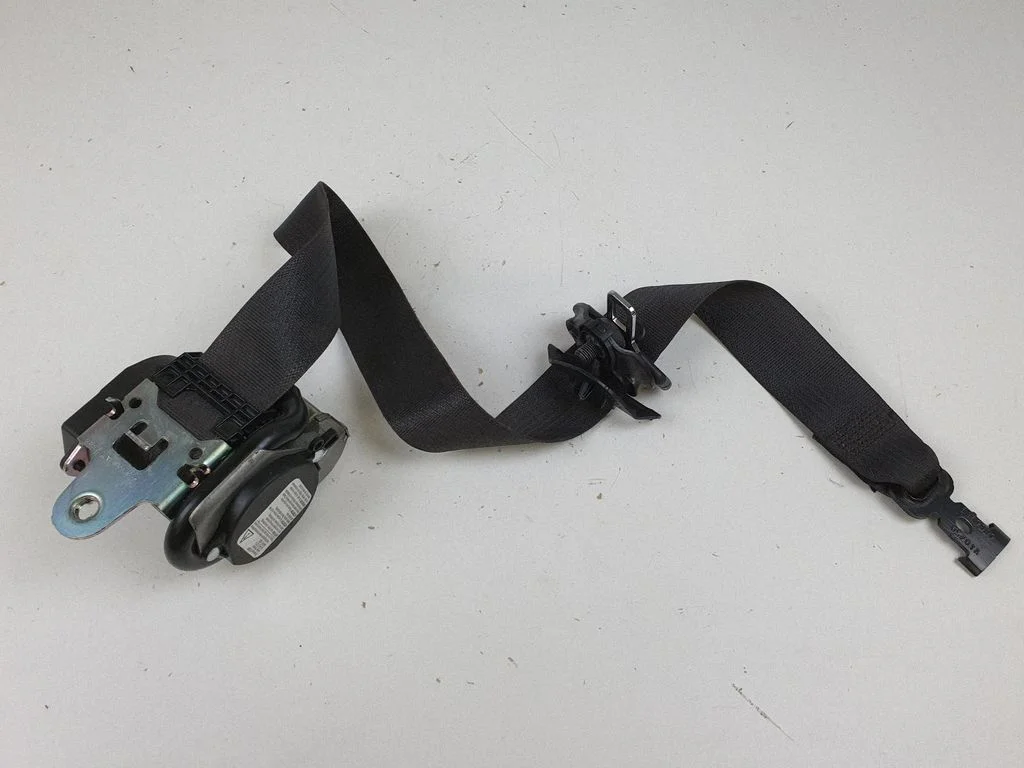 Front seatbelt 617023500