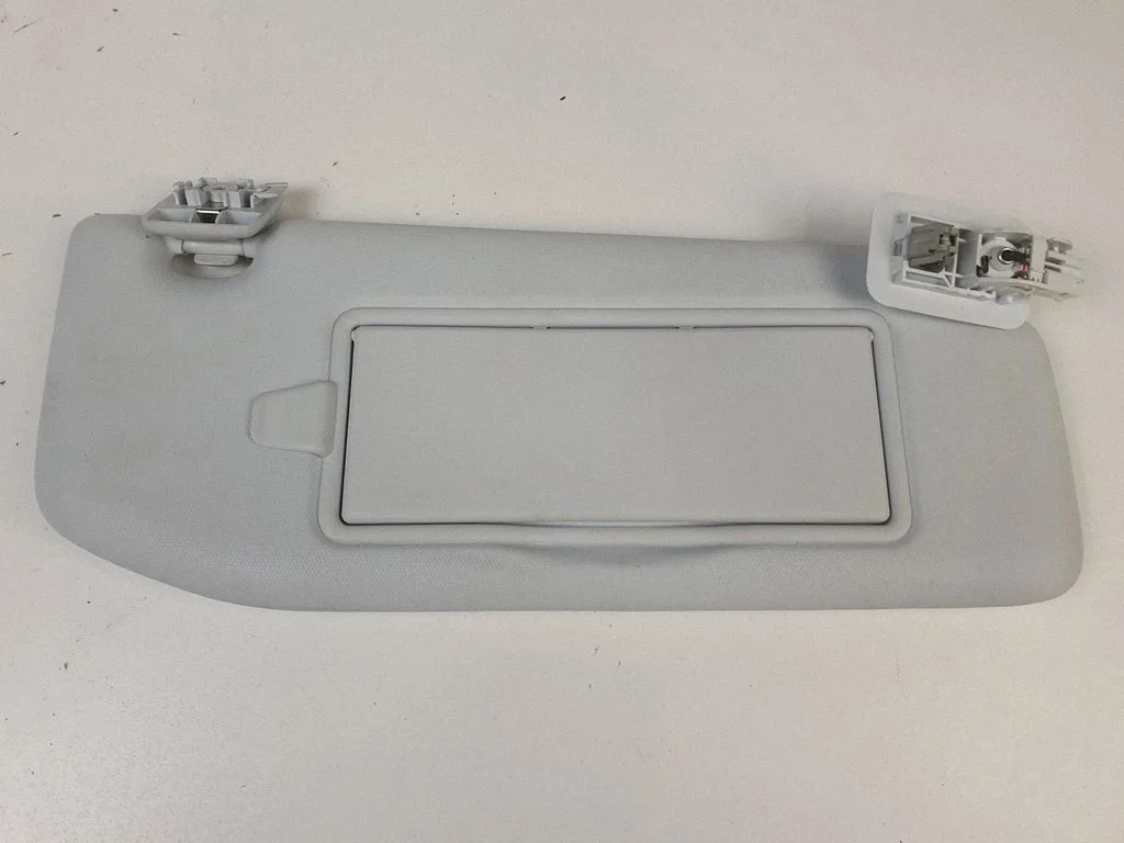 Sun visor – front right