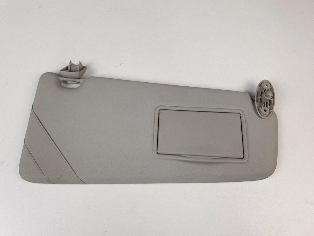 Sun visor – right