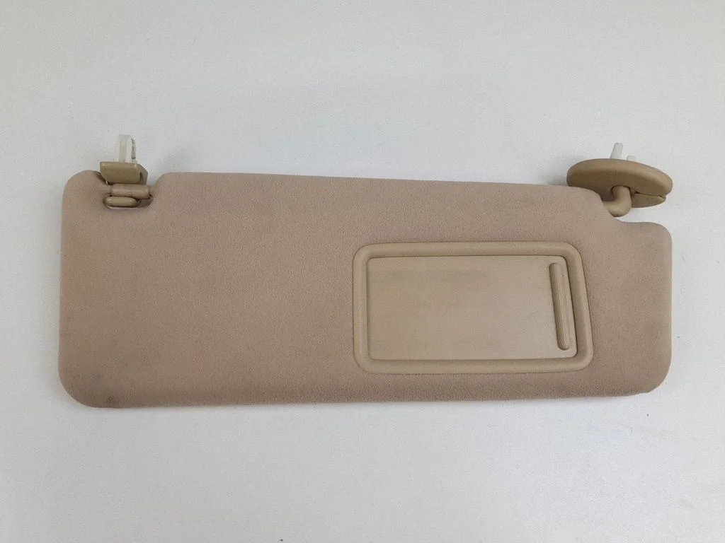 Sun visor – right