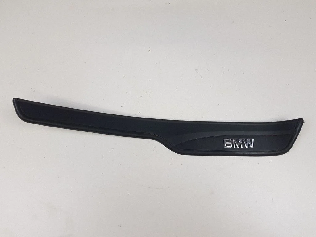 Rear sill trim cover 7060286