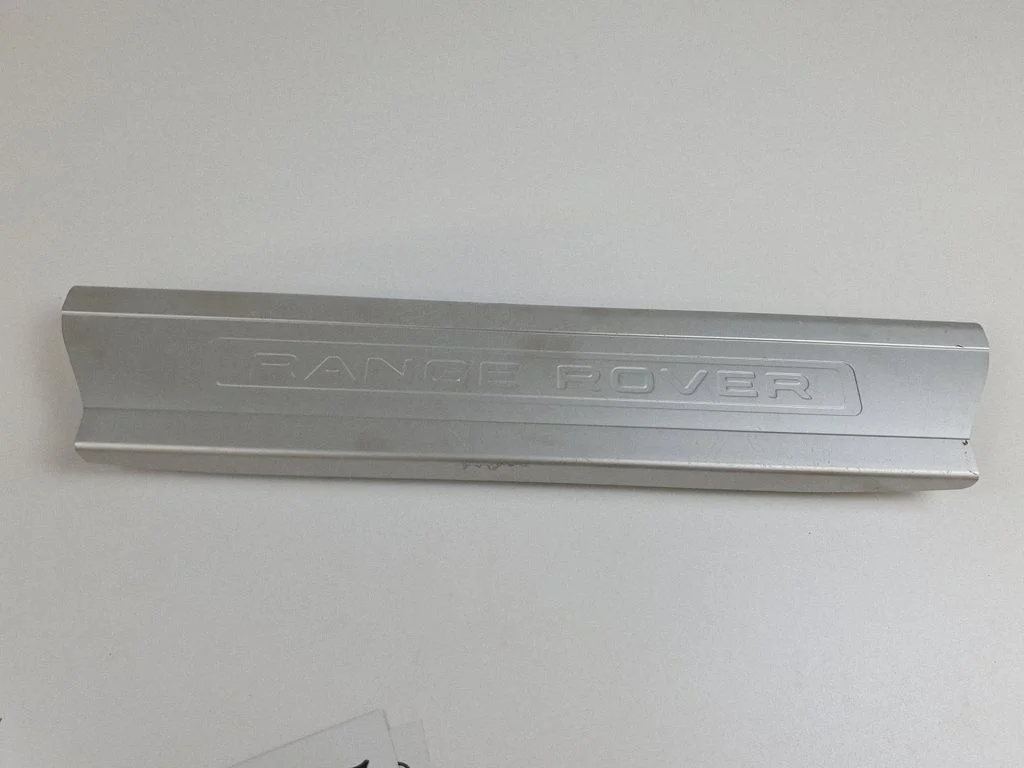 Front sill trim cover – Land Rover Range Rover Sport L494 (2013-)