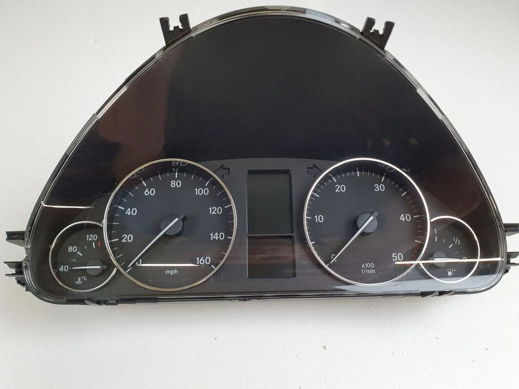 Speedometer (instrument cluster) A2035405548