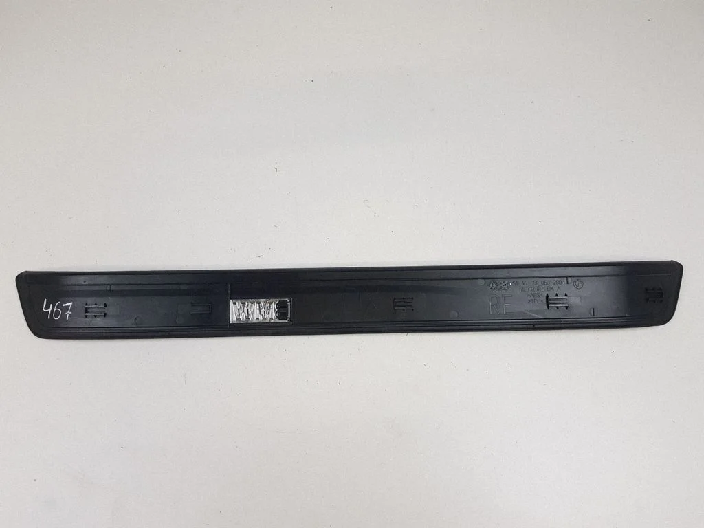 Front sill trim cover 73060280