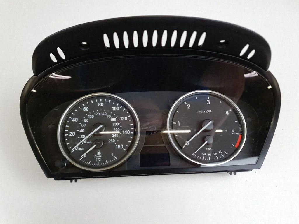Speedometer (instrument cluster) 6965359