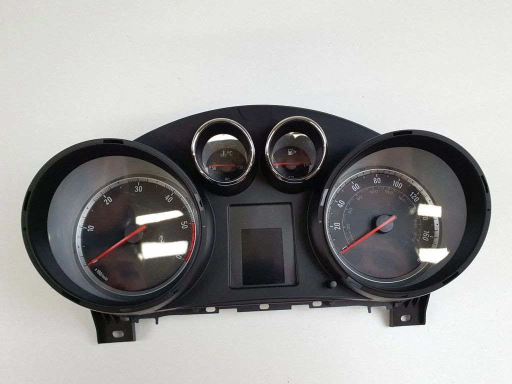 Speedometer (instrument cluster)
