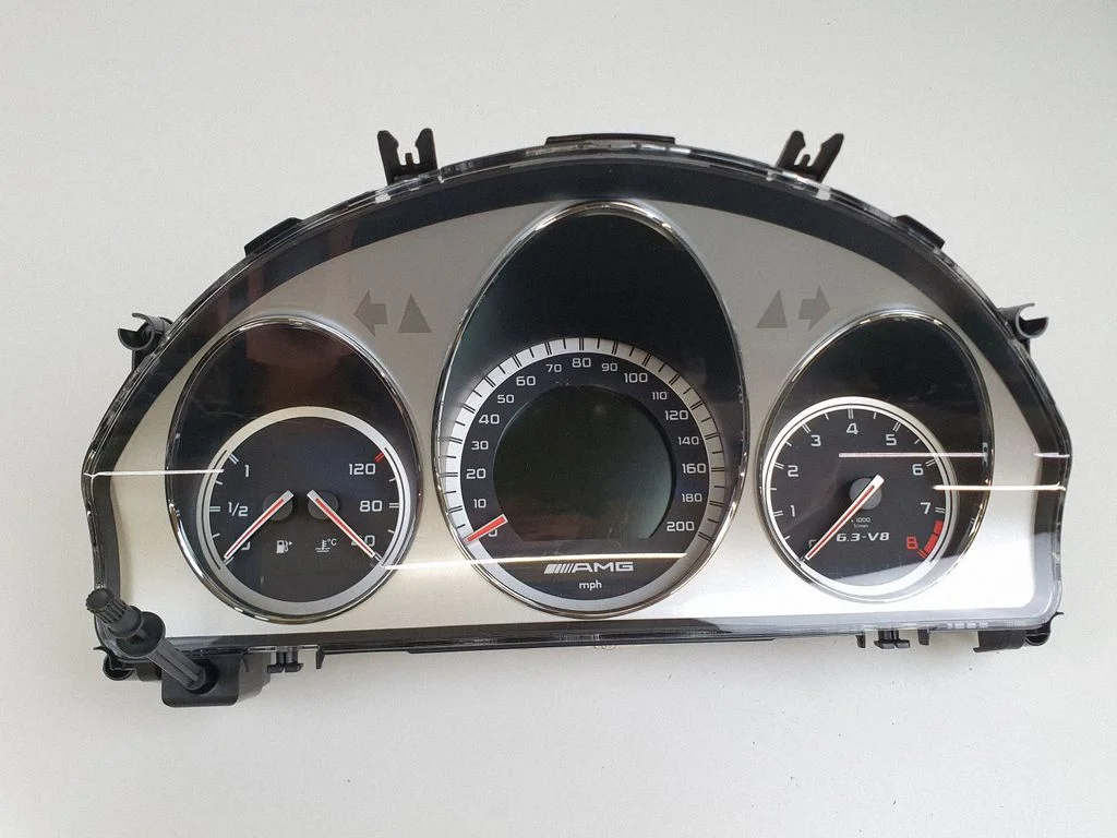 Speedometer (instrument cluster) A2044403811