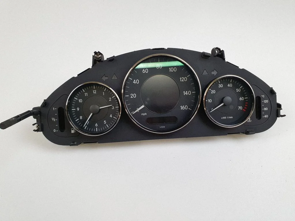 Spidomeeter (näidikuplokk) A2195401411 – Mercedes-Benz CLS-klass C219 (2003-2011)
