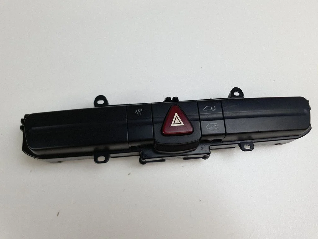Hazard light switch A9065450107