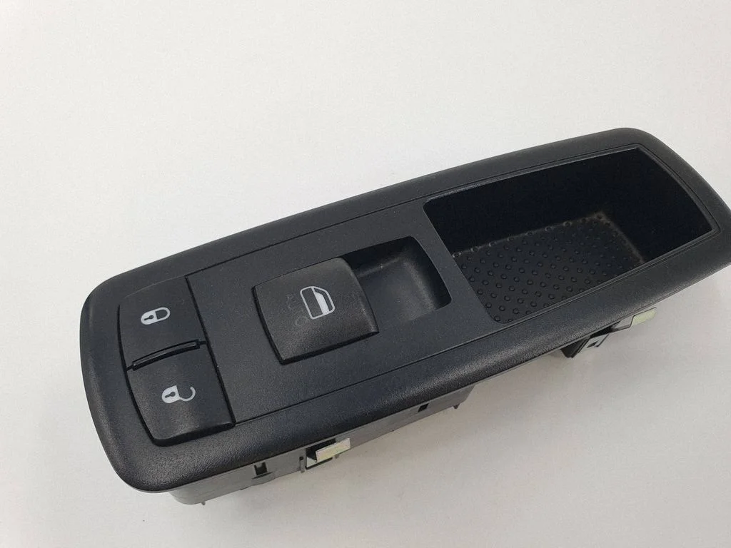 Electric window control switch 68110865AA
