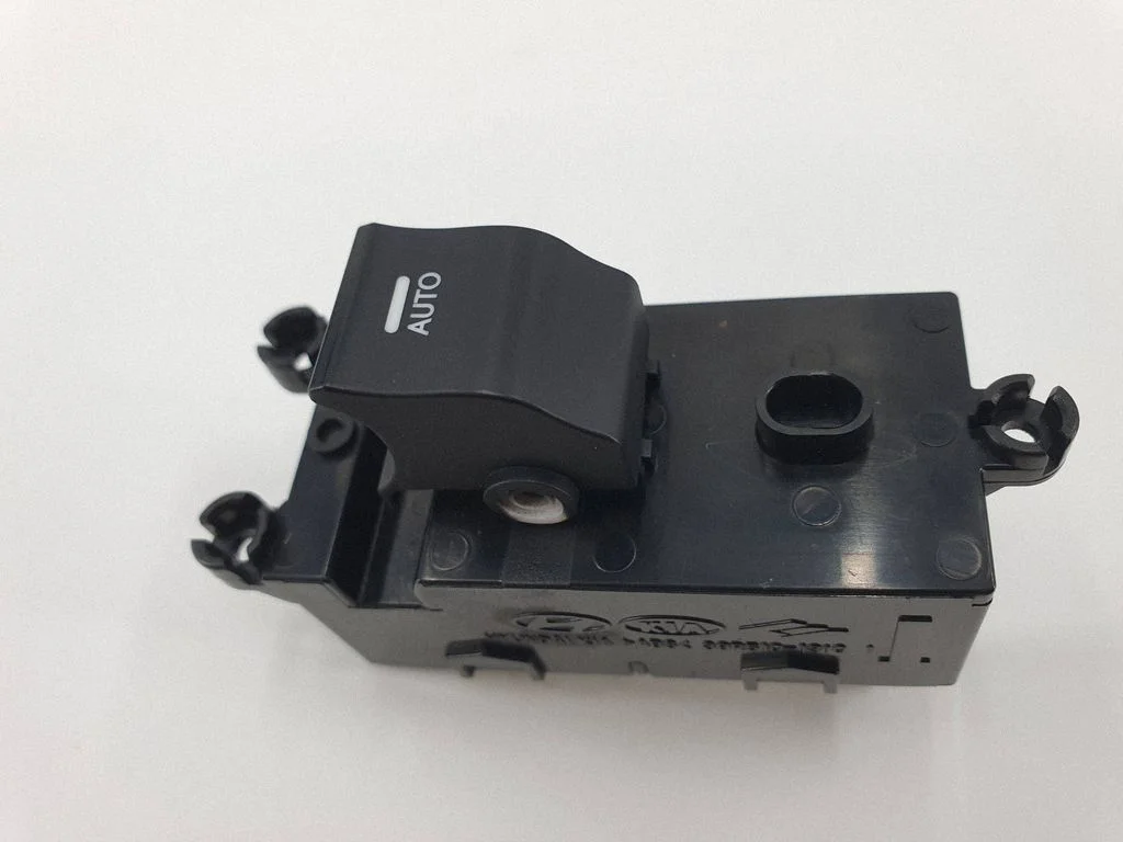 Electric window control switch 935803Z050