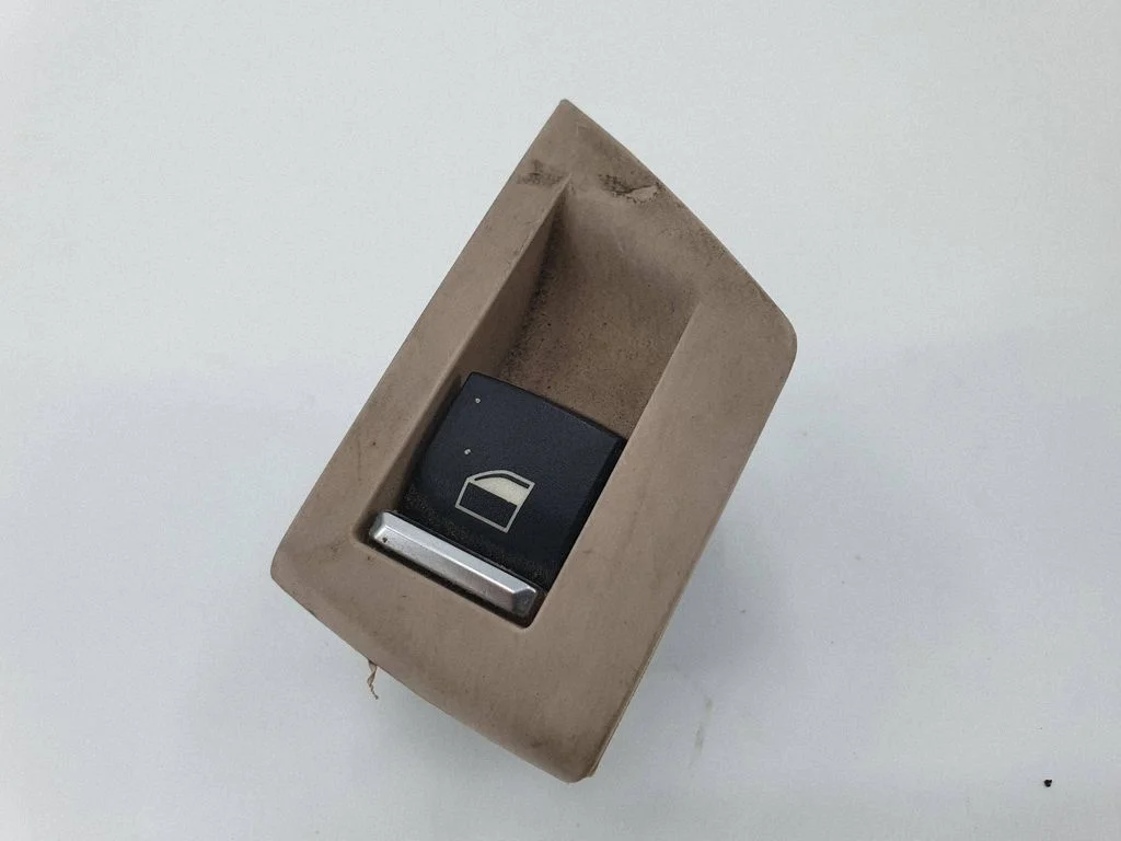 Electric window control switch 9163527
