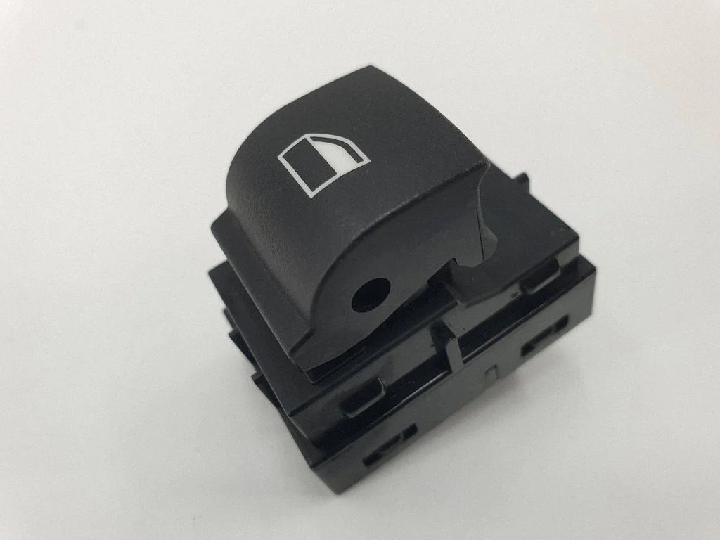 Electric window control switch 9361936