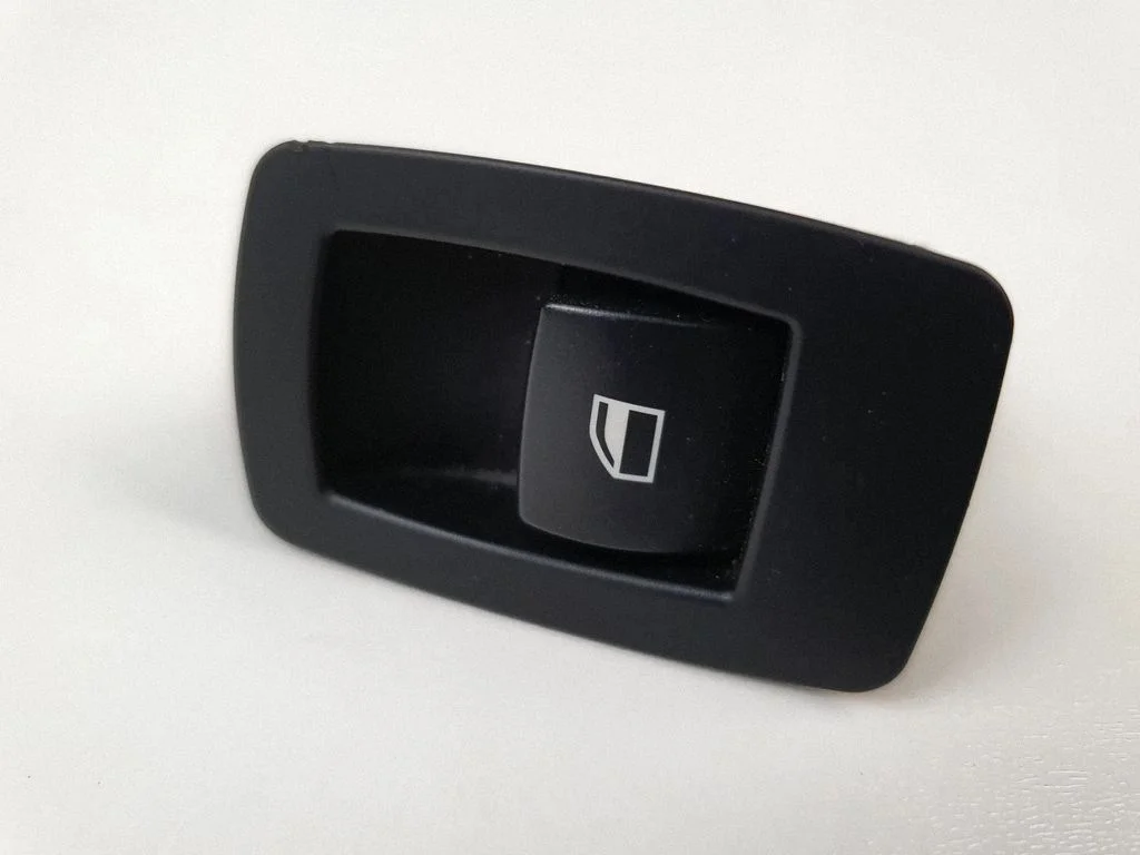 Electric window control switch 9113773