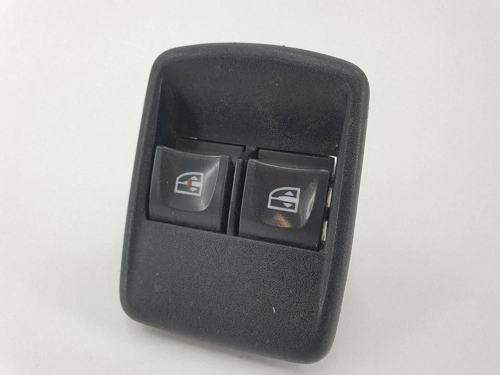 Electric window control switch – Renault Trafic III (X82) (2014-)