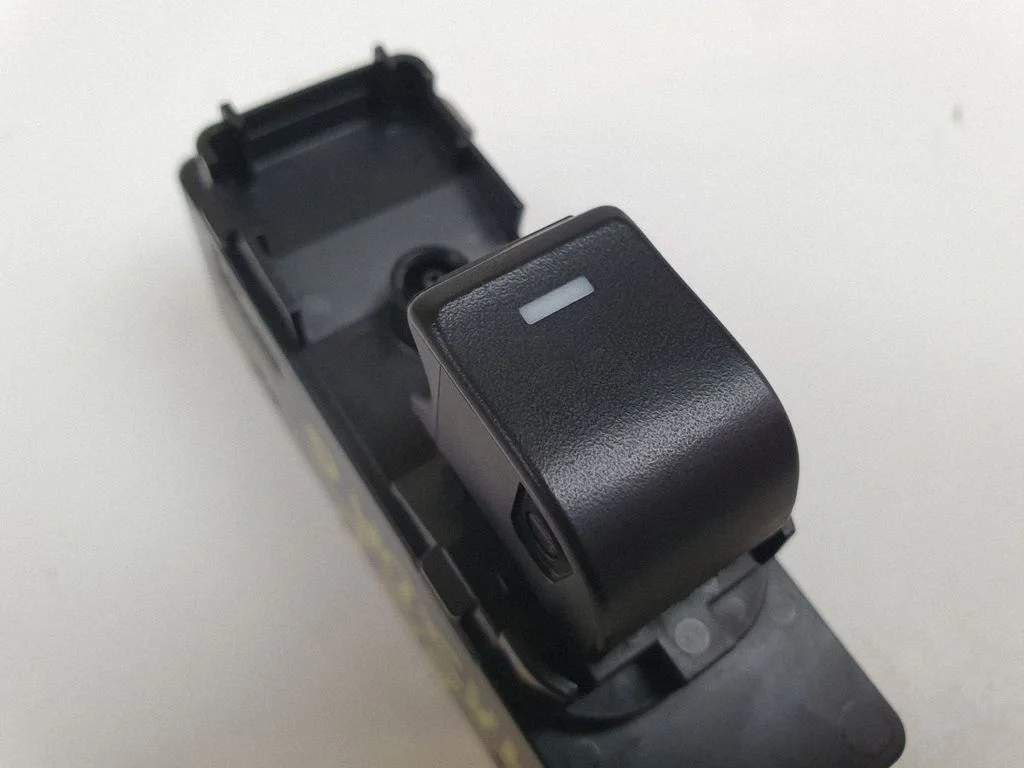 Electric window control switch GLF165380A