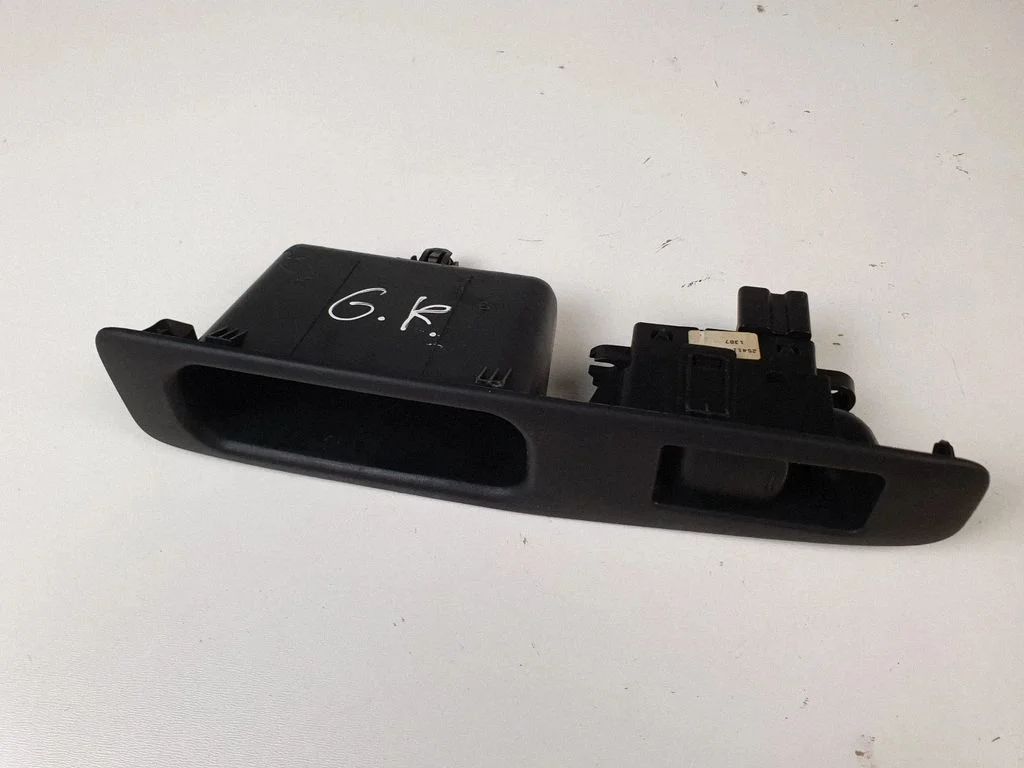 Electric window control switch 25411JD000