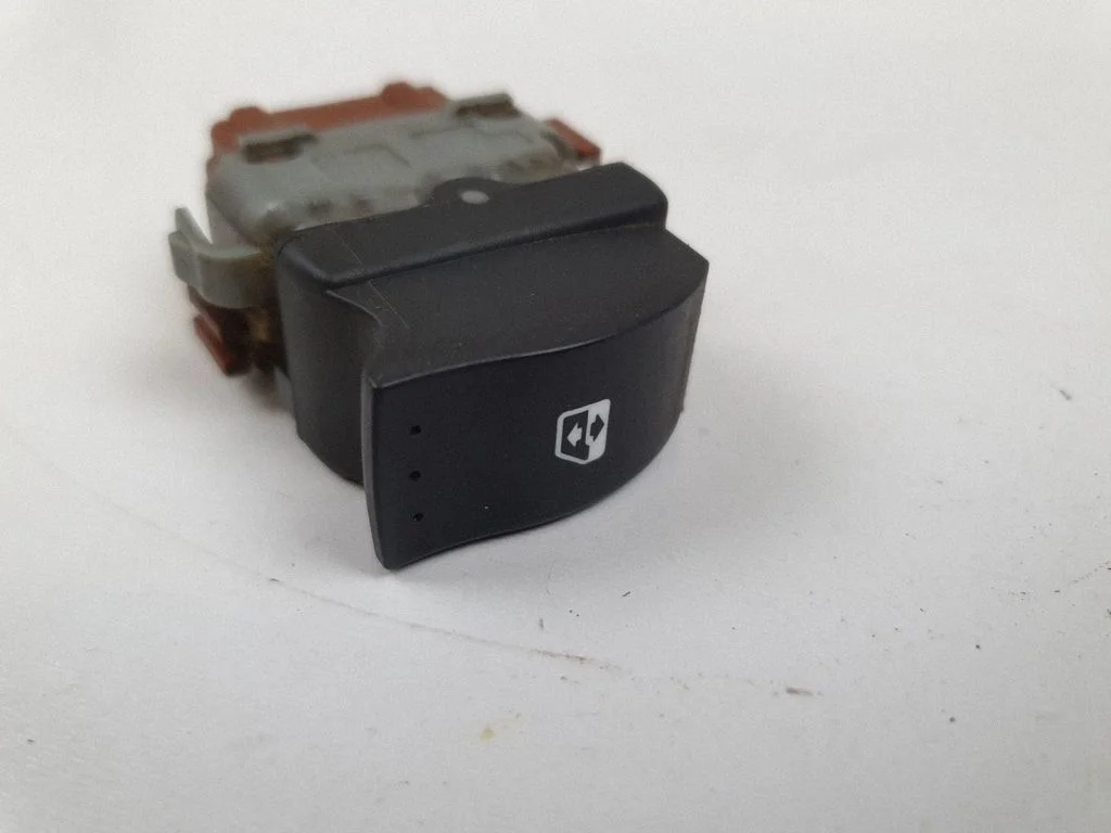 Elektrisko logu slēdzis 28082
