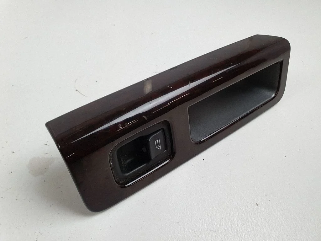 Electric window control switch 8679679
