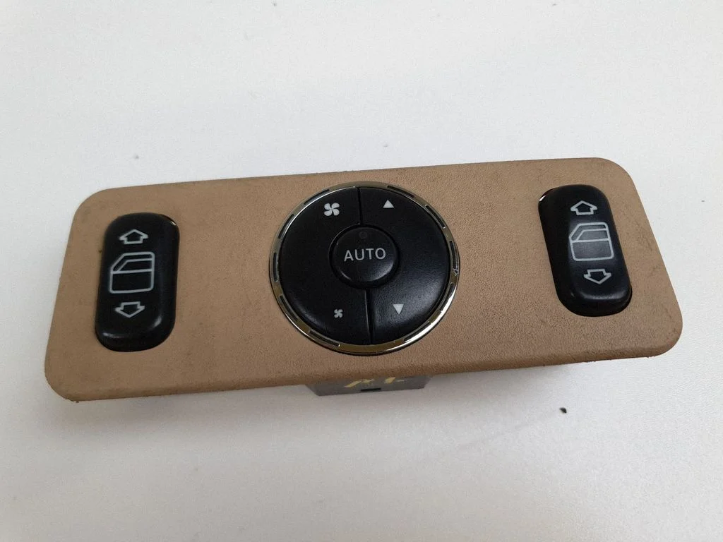 Electric window control switch A1638200326