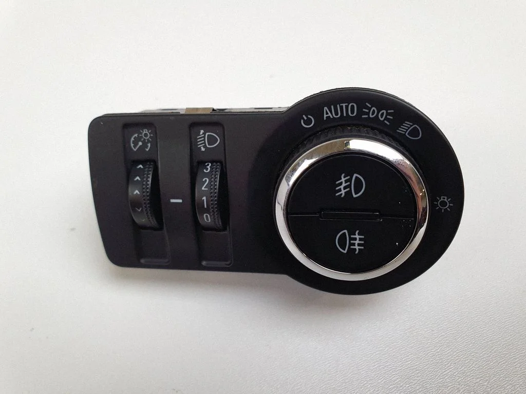 Light switch 13268694