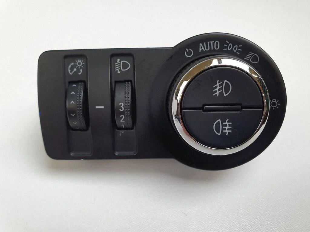 Light switch 13268694