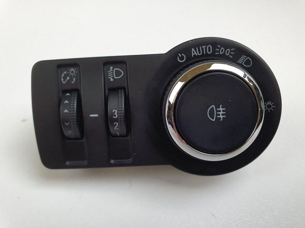 Light switch 13268696