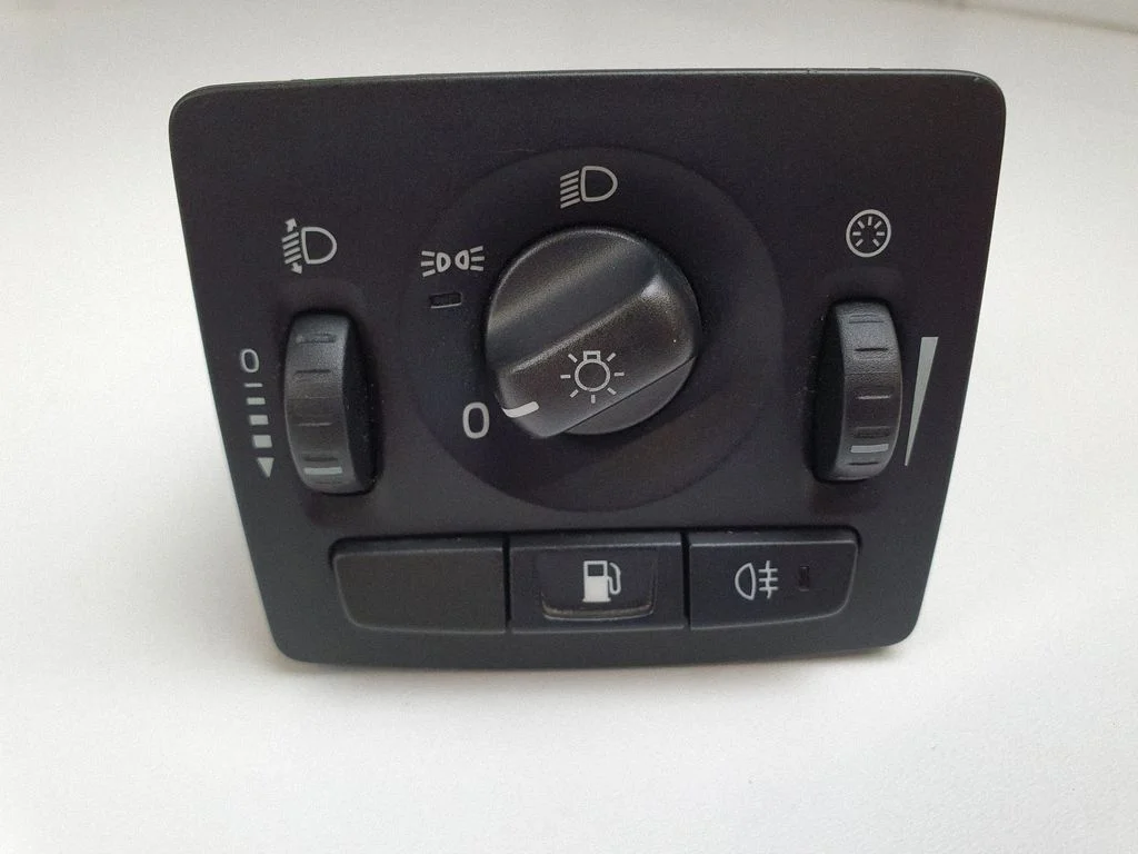 Light switch 30669734