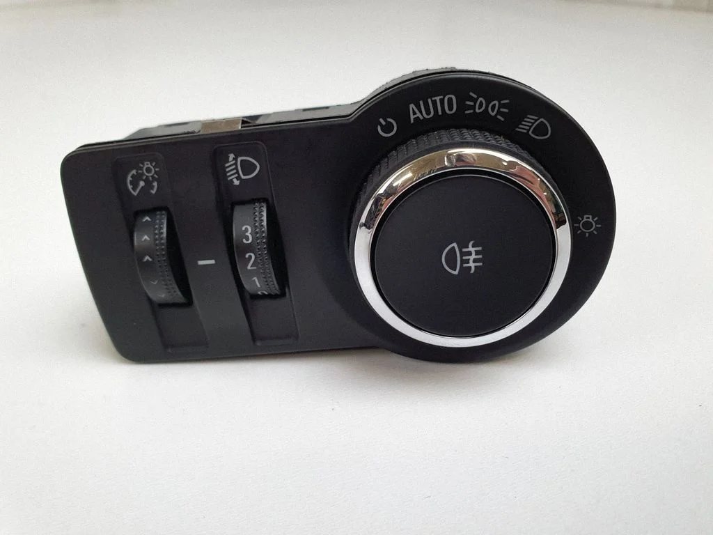 Light switch 13268696