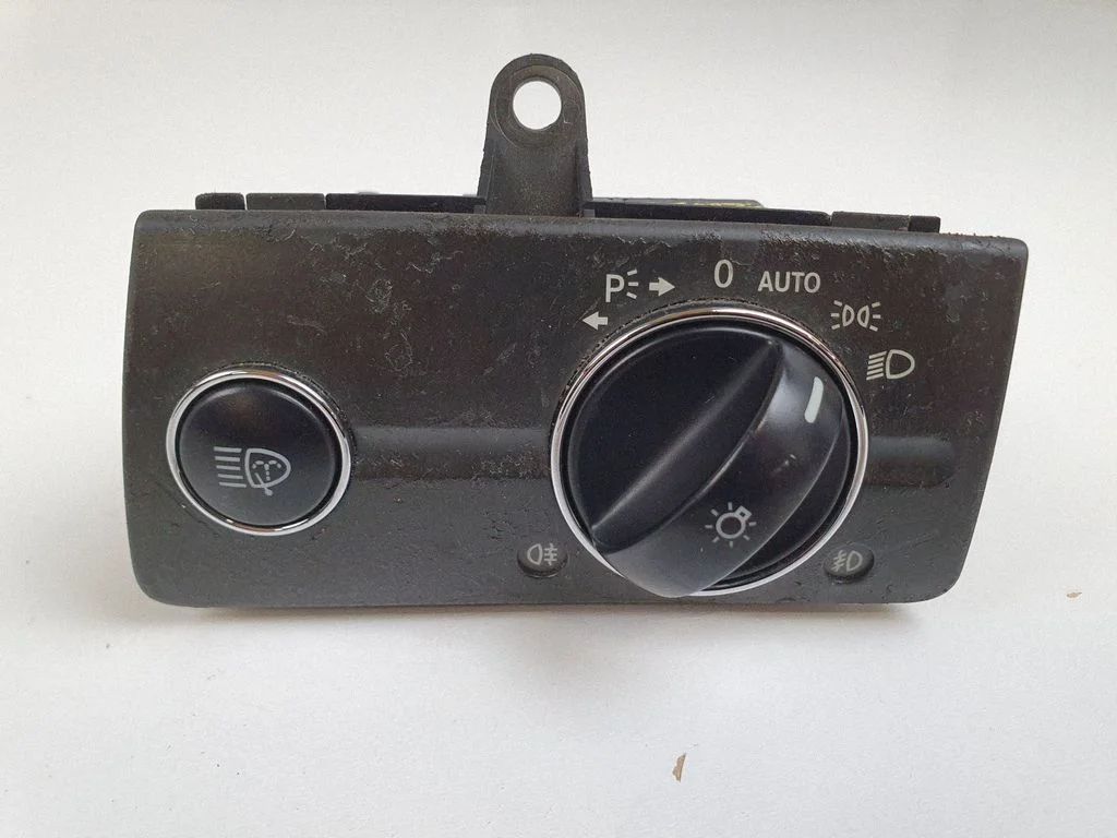 Light switch 2115450404